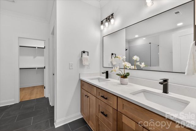 216 Lander Street, Charlotte, NC 28208