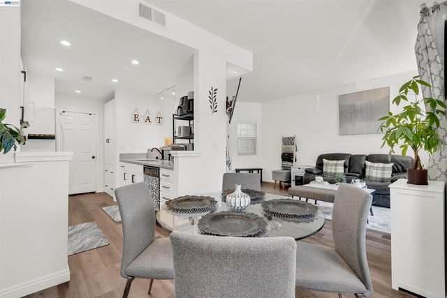 8170 Mountain View Dr C, Pleasanton, CA 94588