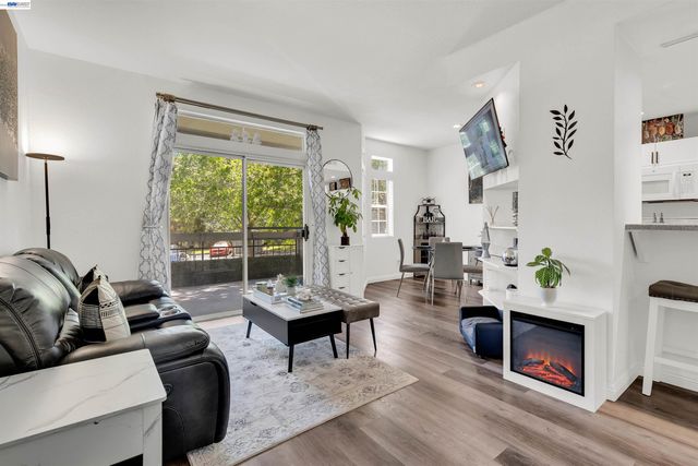 8170 Mountain View Dr C, Pleasanton, CA 94588