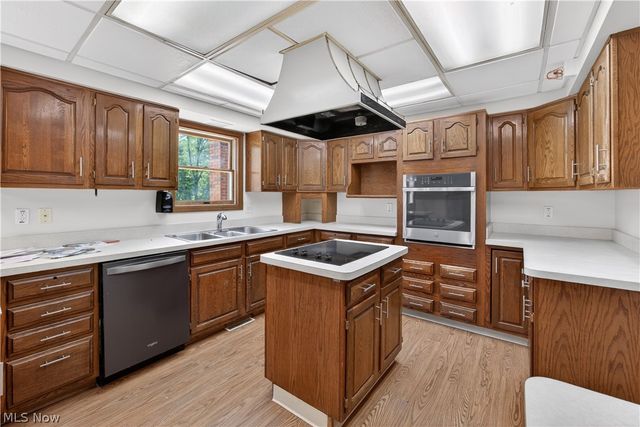 16519 Albion Road, Strongsville, OH 44136