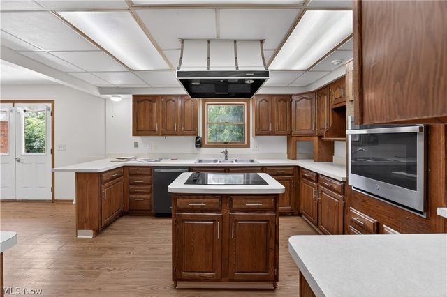 16519 Albion Road, Strongsville, OH 44136
