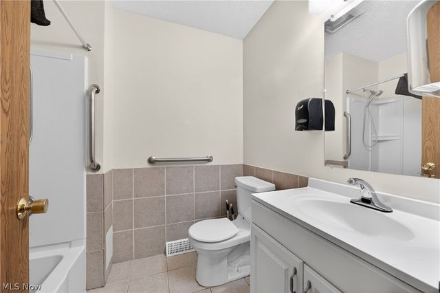 16519 Albion Road, Strongsville, OH 44136