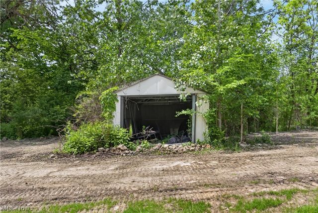 16519 Albion Road, Strongsville, OH 44136