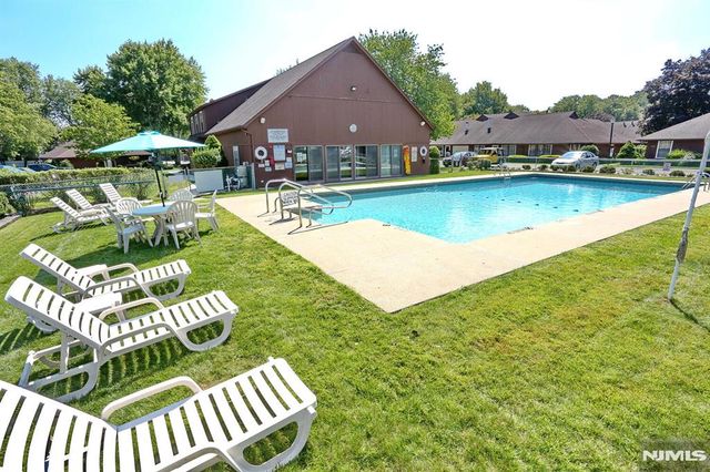 16-3 Tamaron Drive, Waldwick, NJ 07463