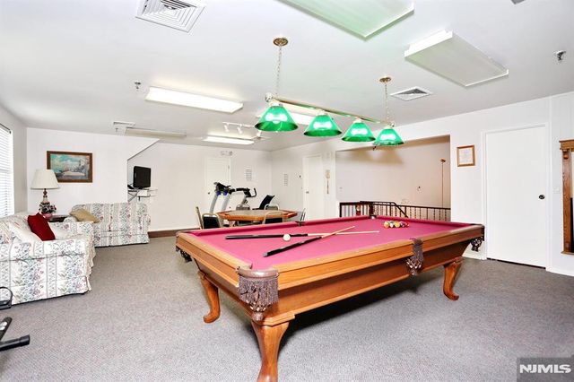 16-3 Tamaron Drive, Waldwick, NJ 07463