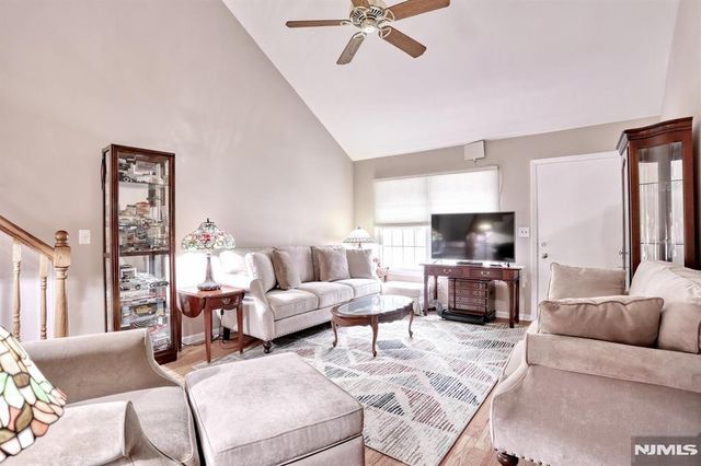 16-3 Tamaron Drive, Waldwick, NJ 07463