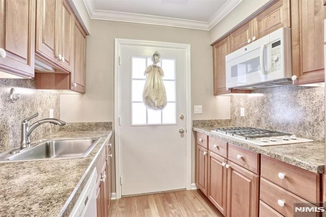 16-3 Tamaron Drive, Waldwick, NJ 07463