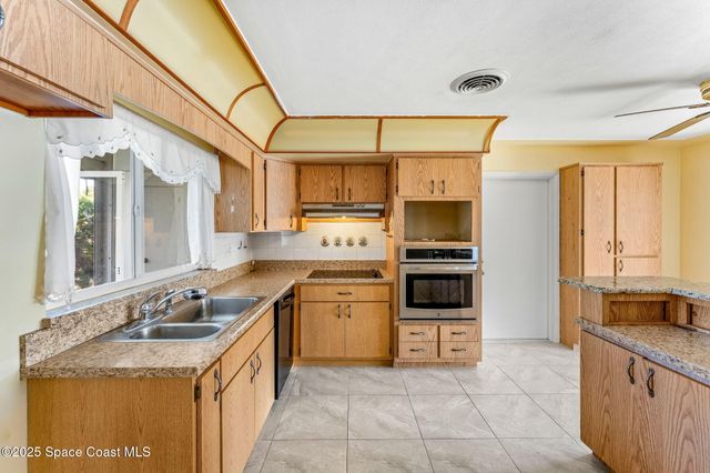 272 Bahama Boulevard, Cocoa Beach, FL 32931