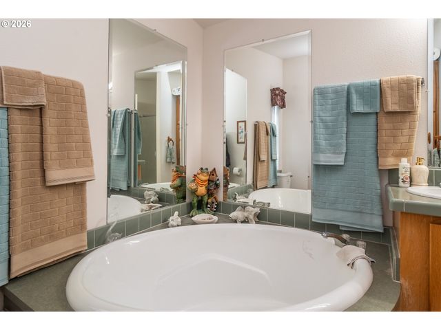 104 WILLAMINA Ln, Roseburg, OR 97470