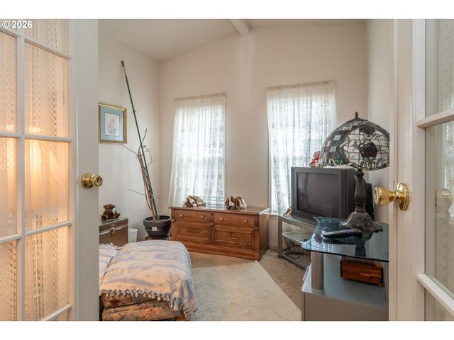 104 WILLAMINA Ln, Roseburg, OR 97470