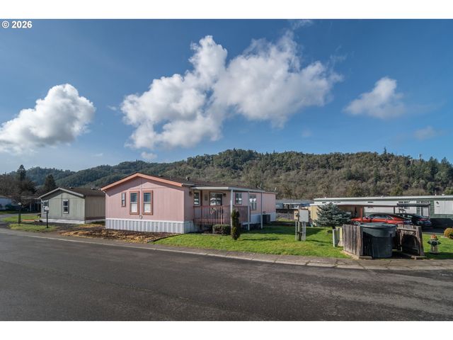 104 WILLAMINA Ln, Roseburg, OR 97470