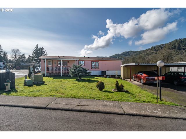104 WILLAMINA Ln, Roseburg, OR 97470