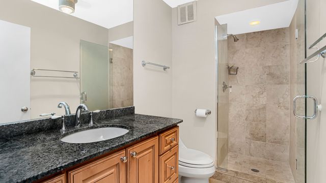 2500 N Lakeview Avenue 3001, Chicago, IL 60614