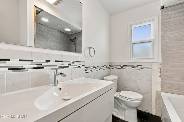 162 Concord Avenue, Leonardo, NJ 07737