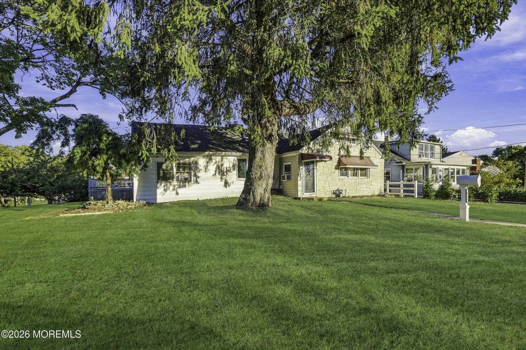 162 Concord Avenue, Leonardo, NJ 07737