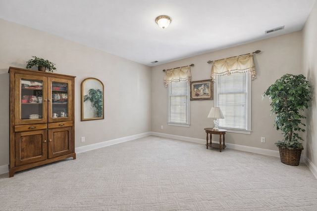 2025 Grandview Dr, Greenbrier, TN 37073