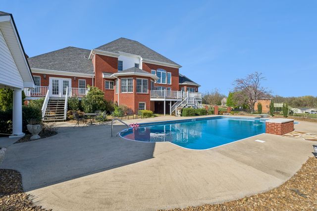 2025 Grandview Dr, Greenbrier, TN 37073
