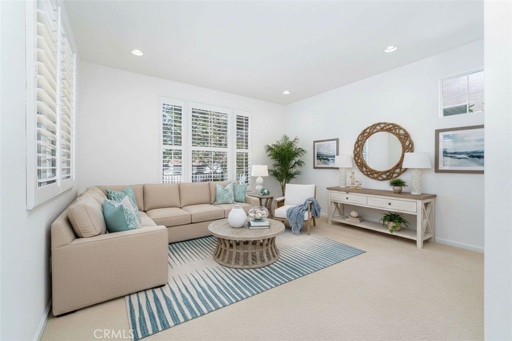 Image 17 of property listing at 14 Paseo Vecino, Rancho Santa Margarita, CA 92688