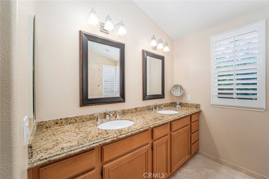 Image 29 of property listing at 14 Paseo Vecino, Rancho Santa Margarita, CA 92688