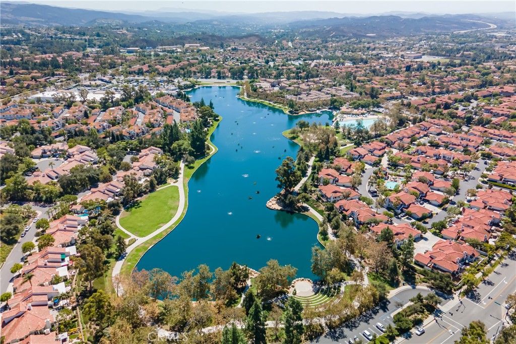 Image 51 of property listing at 14 Paseo Vecino, Rancho Santa Margarita, CA 92688