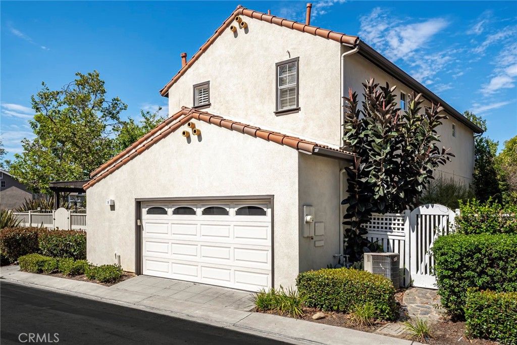 Image 8 of property listing at 14 Paseo Vecino, Rancho Santa Margarita, CA 92688