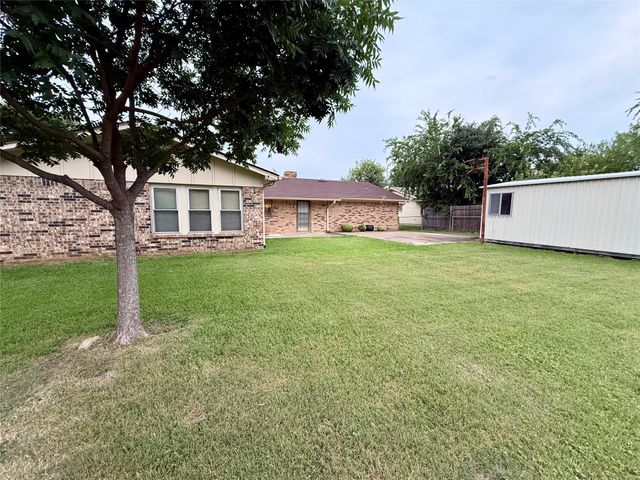 7548 Circle Drive, North Richland Hills, TX 76180