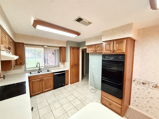 7548 Circle Drive, North Richland Hills, TX 76180