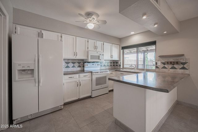 542 W PAMPA Avenue, Mesa, AZ 85210