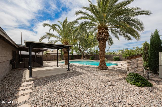 542 W PAMPA Avenue, Mesa, AZ 85210