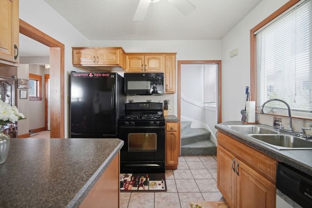 91 Ardmore St, Springfield, MA 01104