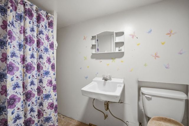 91 Ardmore St, Springfield, MA 01104