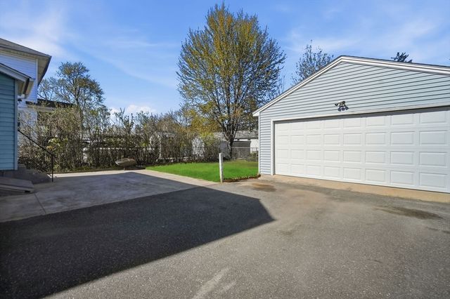 91 Ardmore St, Springfield, MA 01104