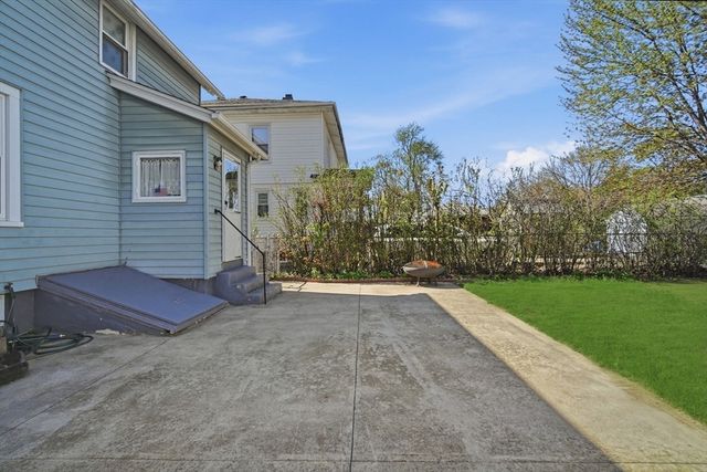 91 Ardmore St, Springfield, MA 01104
