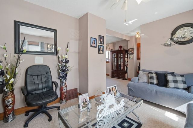 91 Ardmore St, Springfield, MA 01104