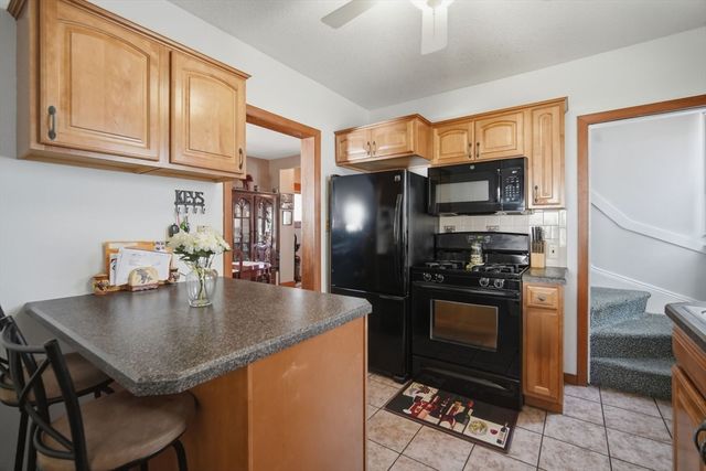 91 Ardmore St, Springfield, MA 01104