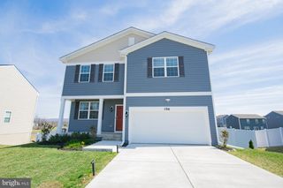 156 CENTERGATE DR, Charles Town, WV 25414