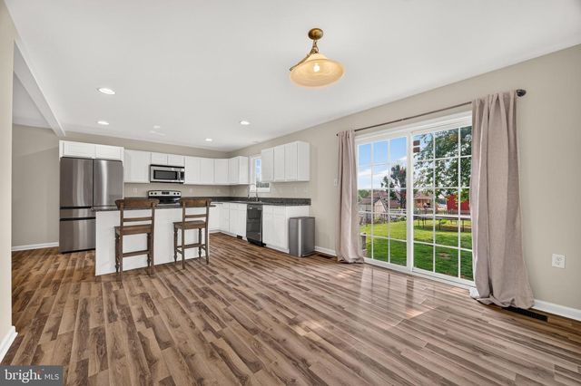 180 EUCLID AVE, Charles Town, WV 25414