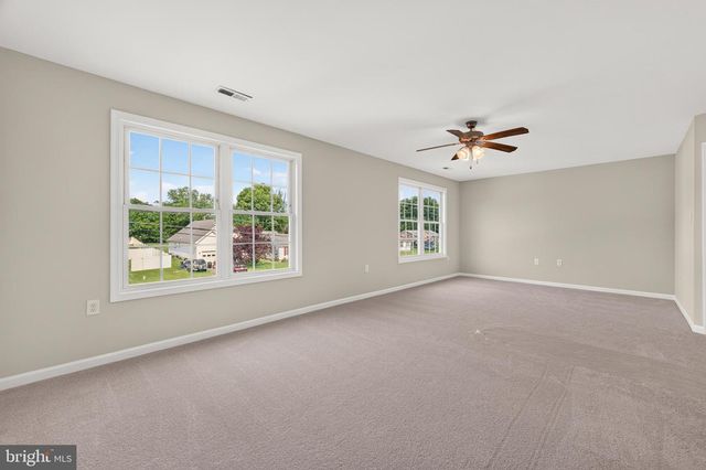 180 EUCLID AVE, Charles Town, WV 25414
