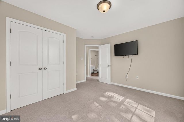 180 EUCLID AVE, Charles Town, WV 25414