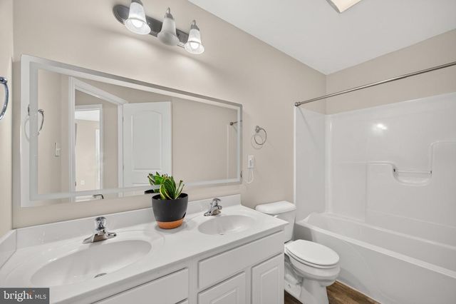 180 EUCLID AVE, Charles Town, WV 25414