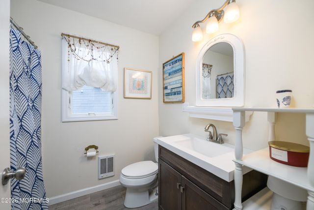 142 Black Point Road H9, Rumson, NJ 07760
