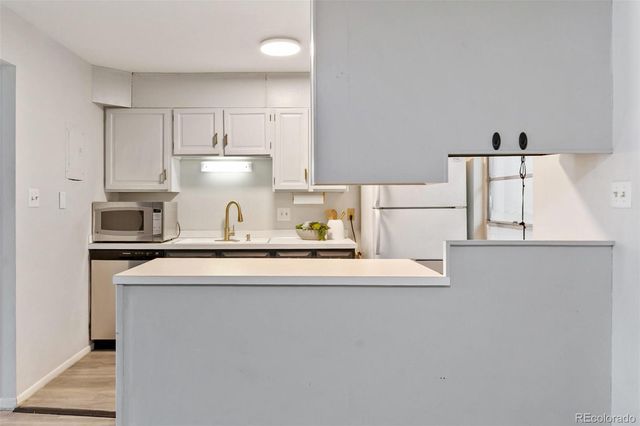 143 Oakland Court, Aurora, CO 80011