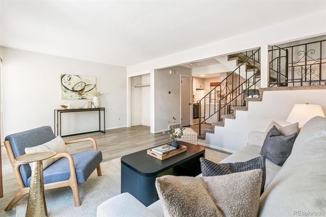 143 Oakland Court, Aurora, CO 80011