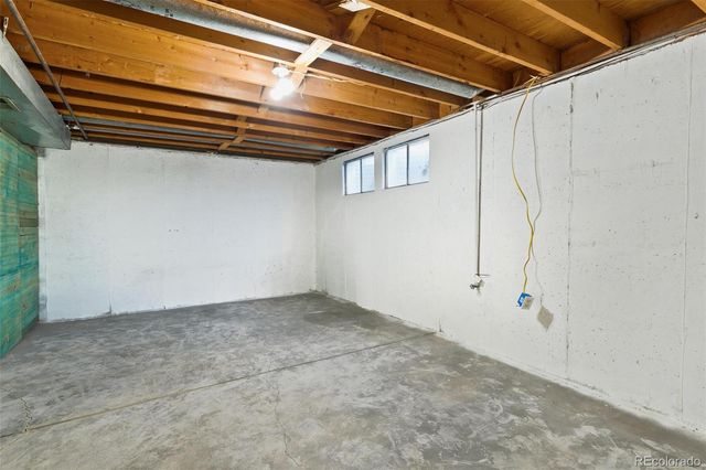 143 Oakland Court, Aurora, CO 80011