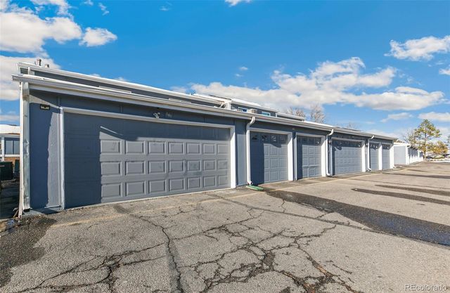 143 Oakland Court, Aurora, CO 80011