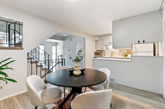 143 Oakland Court, Aurora, CO 80011