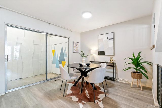 143 Oakland Court, Aurora, CO 80011