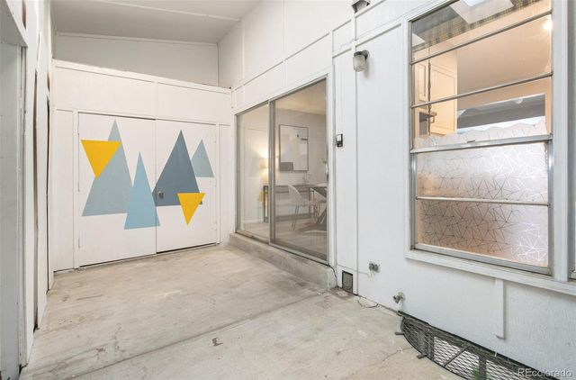 143 Oakland Court, Aurora, CO 80011