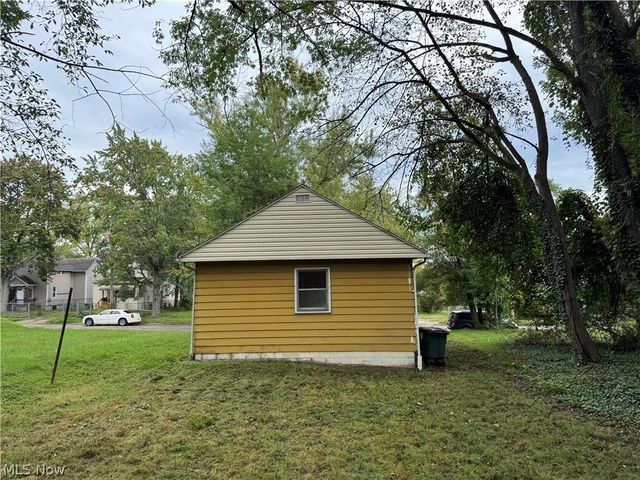 548 Winans Avenue, Akron, OH 44306