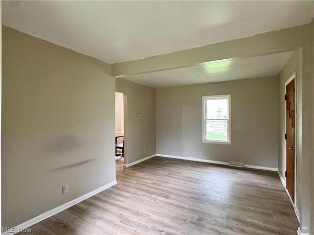 548 Winans Avenue, Akron, OH 44306